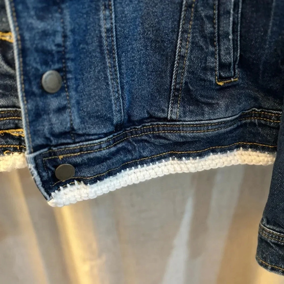 Universal Thread Freeborn Jean Jacket Size L. Customized Crocheted Trim. - Picture 4 of 8